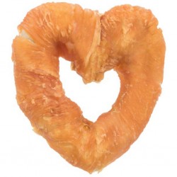 Friandise en forme de cœur enveloppé d'une fine couche de poulet