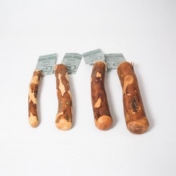 Jouet chien bois d'olivier.