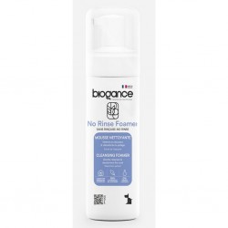 Mousse nettoyante sans rinçage pour chien de la marque Biogance.