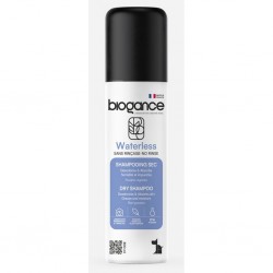 Shampooing sec sans rinçage pour chien de la marque Biogance.