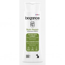 Shampooing pelages secs et abimés pour chien de la marque Biogance.