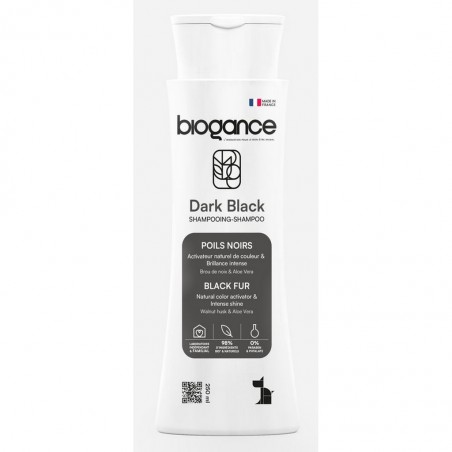 Shampooing poils noirs pour chien de la marque Biogance.